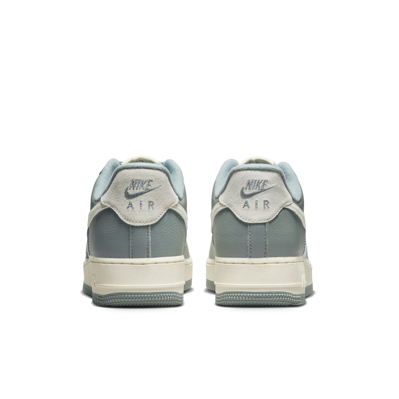 Stylish and high-quality Nike footwear, apparel, and accessories for men and women