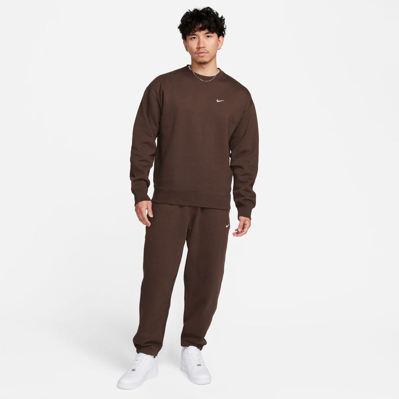 Stylish and high-quality Nike footwear, apparel, and accessories for men and women
