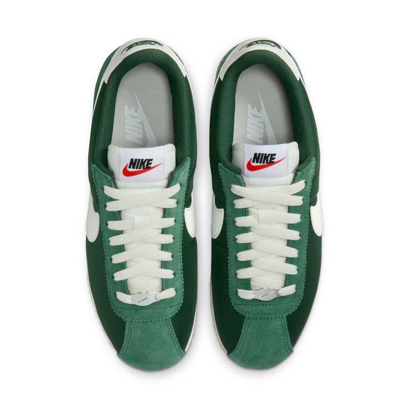 Stylish and high-quality Nike footwear, apparel, and accessories for men and women