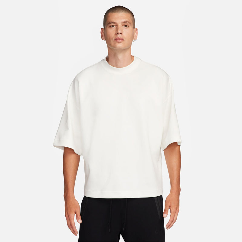 Stylish and high-quality Nike footwear, apparel, and accessories for men and women