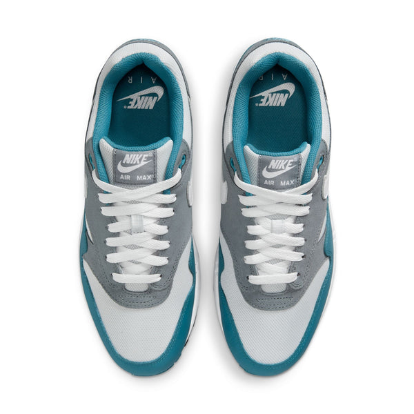 Stylish and high-quality Nike footwear, apparel, and accessories for men and women