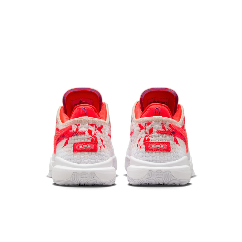 Stylish and high-quality Nike footwear, apparel, and accessories for men and women