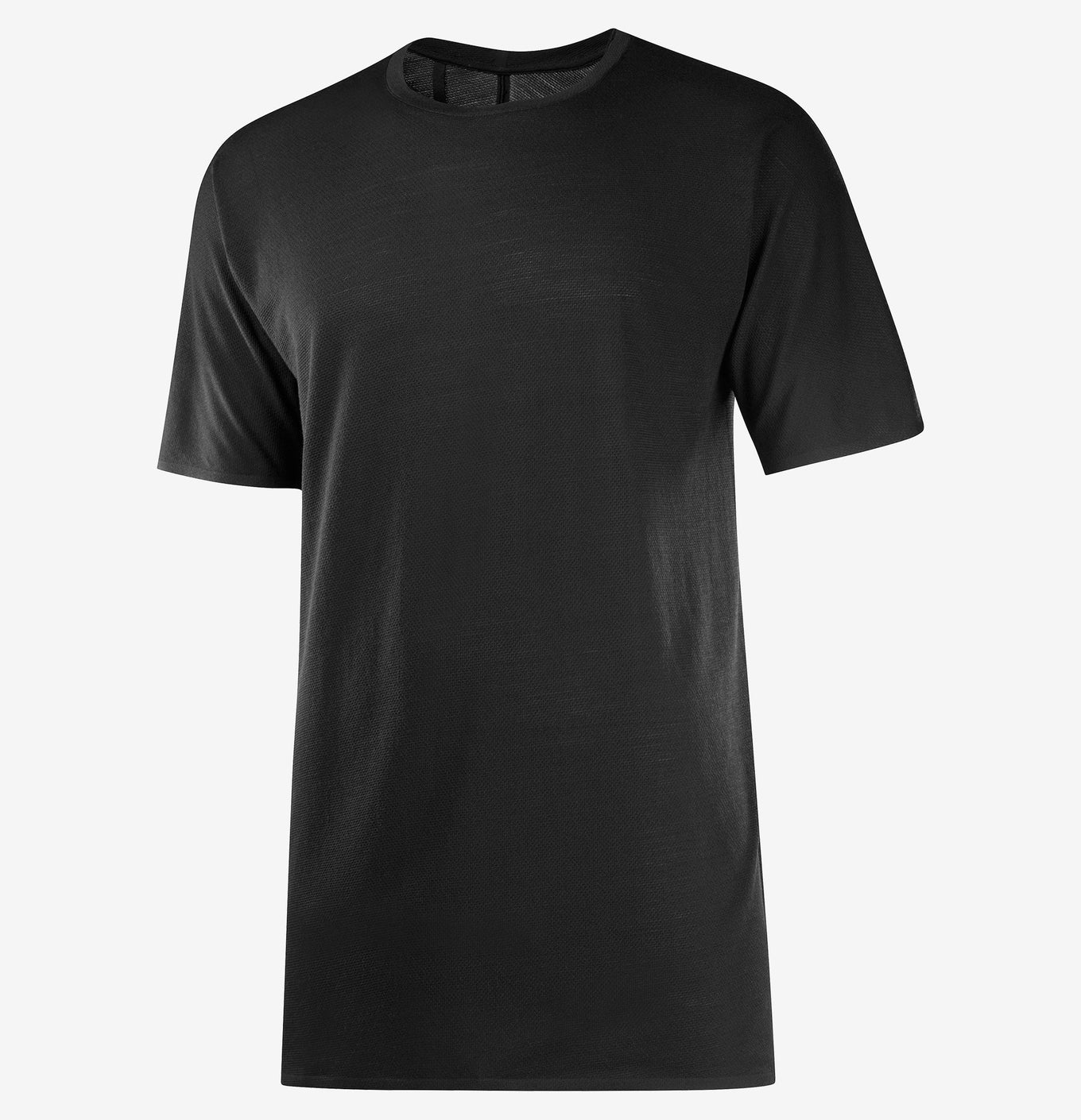 A selection of Salomon's Fall Winter 2023 shoes and accessories, ready for your next outdoor adventure.