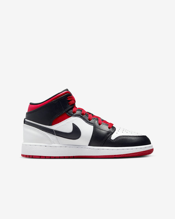Stylish and high-quality Nike footwear, apparel, and accessories for men and women