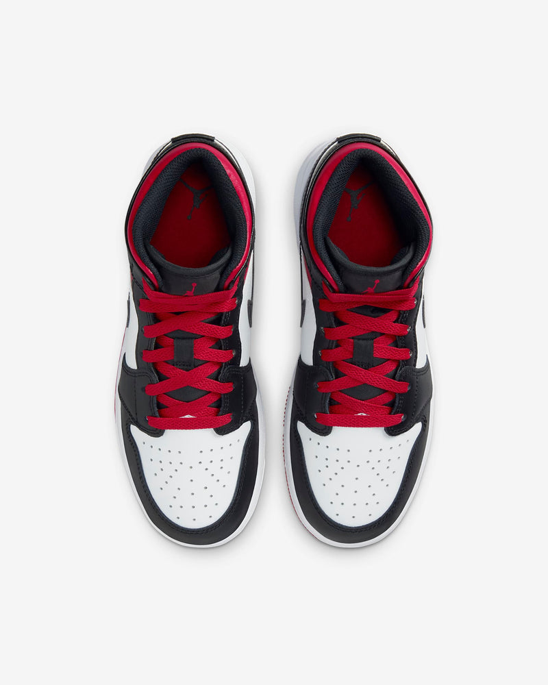 Stylish and high-quality Nike footwear, apparel, and accessories for men and women