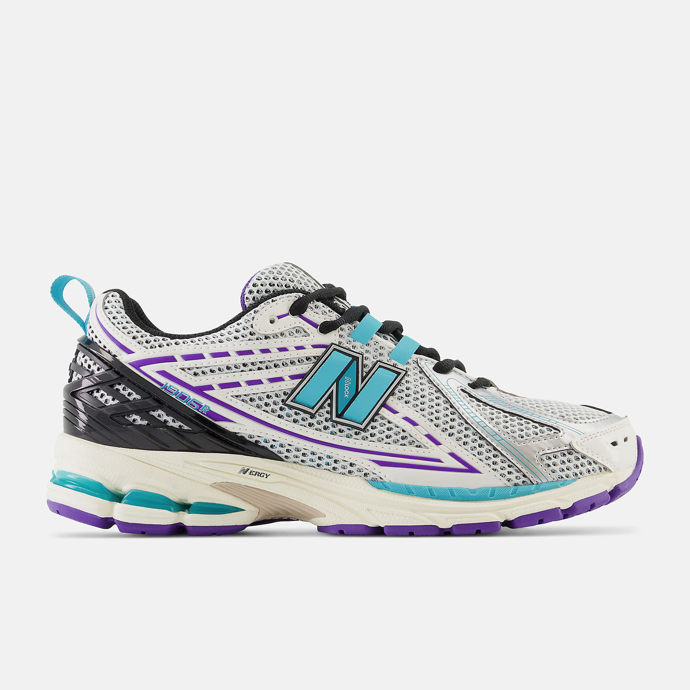 New Balance September 2023 Collection featuring a variety of sneakers, apparel, and accessories for men and women | ATMOS.PH