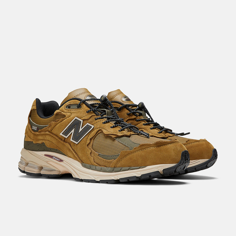 New Balance September 2023 Collection featuring a variety of sneakers, apparel, and accessories for men and women | ATMOS.PH